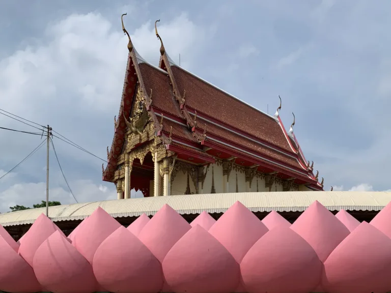 อุโบสถกลีบบัว
