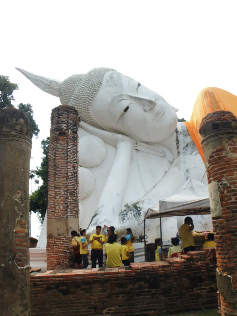 พระพักตร์ระหว่างเสาวิหาร (ปี 2558)