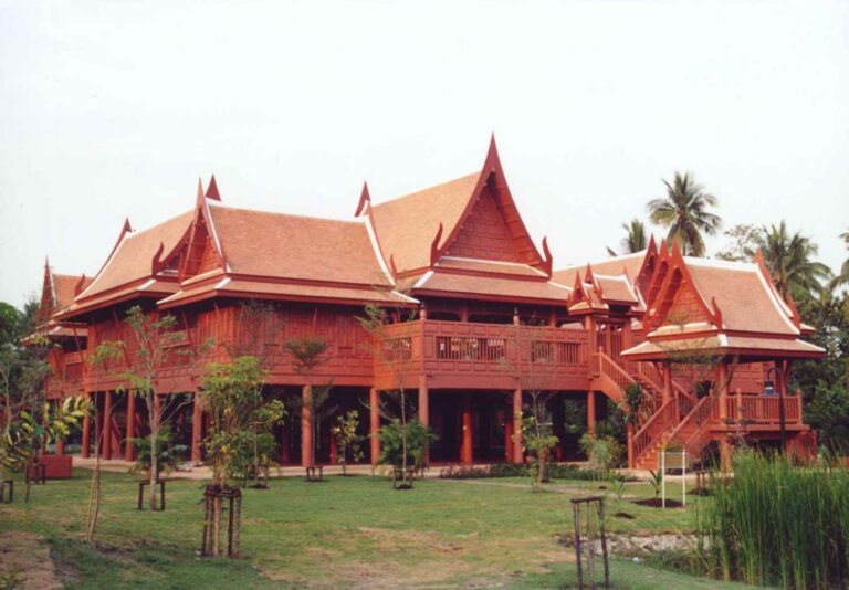 กลุ่มเรือนไทยในอุทยาน ร.2