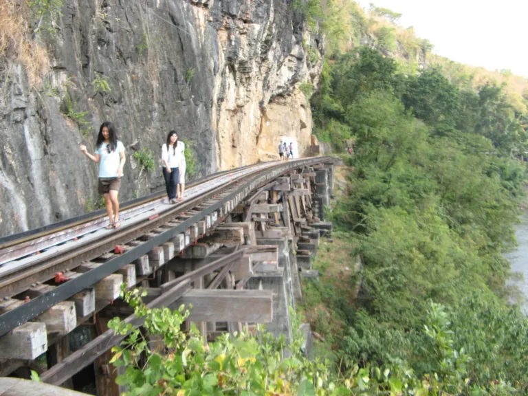 สะพานไม้ถ้ำกระแซ