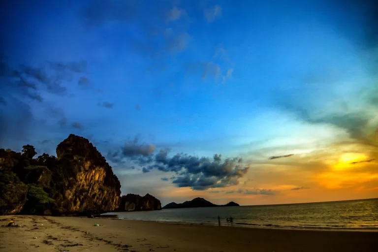 หาดเจ้าไหมยามพระอาทิตย์ตก