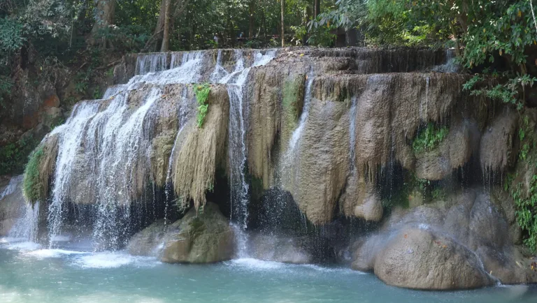 น้ำตกชั้นที่ 4