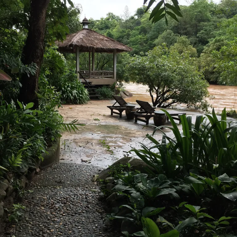 บริเวณน้ำตก (ปี 2558)