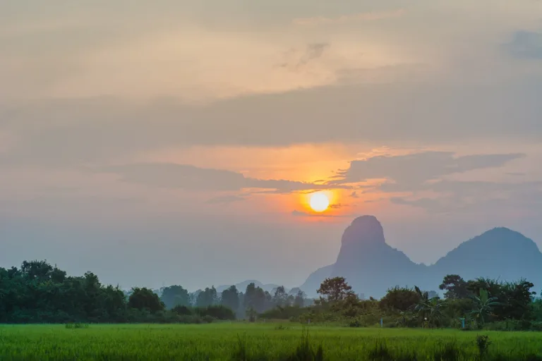 เขาอกทะลุในม่านหมอกยามเช้า (ปี 2558)