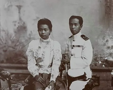 พระองค์เจ้าอาภากรเกียรติวงศ์และพระองค์เจ้าทิพยสัมพันธ์ ภาพเก่า