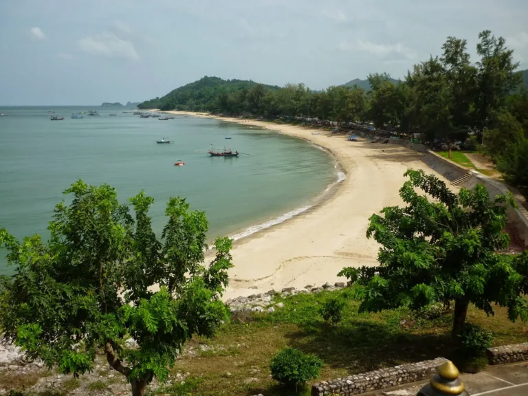 วิวหาดทรายรี