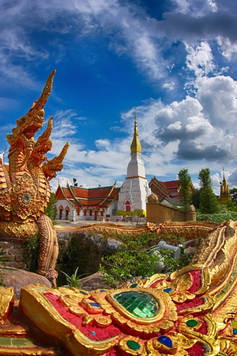 วัดพระธาตุเชิงชุมวรวิหาร ริมหนองหาร (ปี 2555)