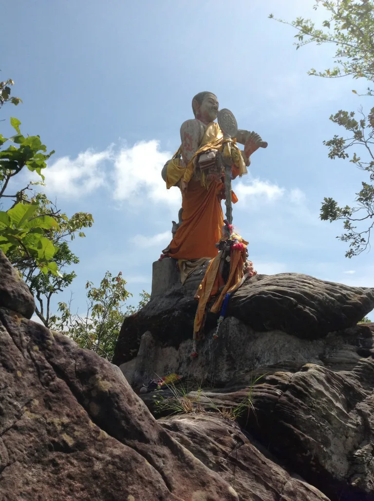 หินที่ชาวบ้านเรียกว่าพระสิวลี ลานหินงาม (ปี 2558)