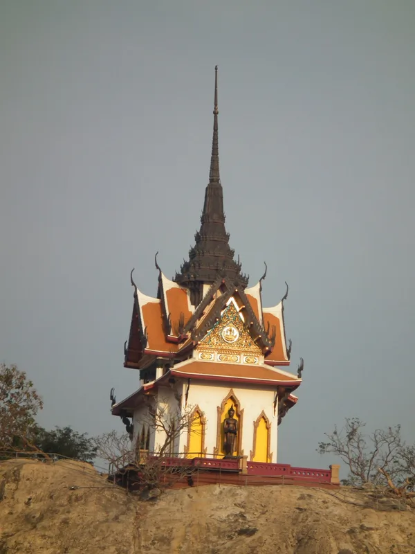 มณฑปบนยอดเขา