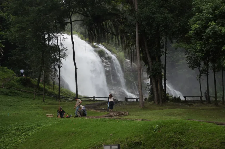 ลานหน้าน้ำตก