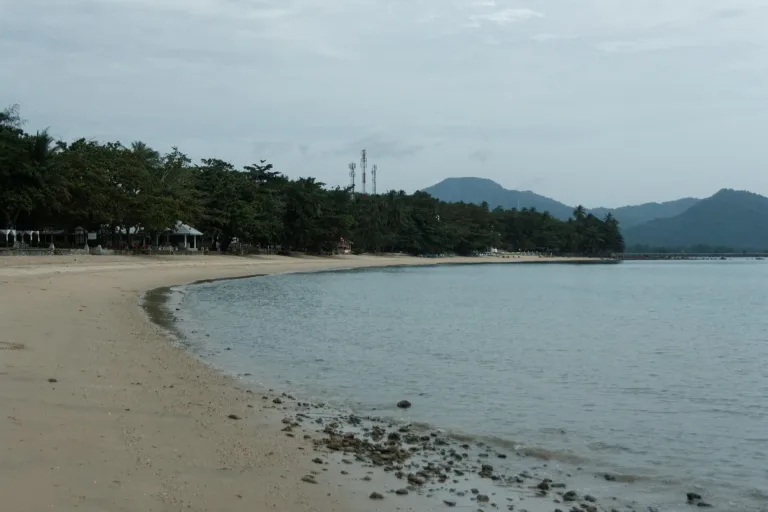 ชายหาดในอำเภอสิชล