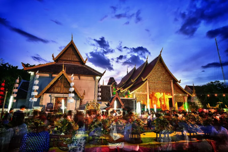ประเพณีใส่ขันดอกเข้าอินทขิล