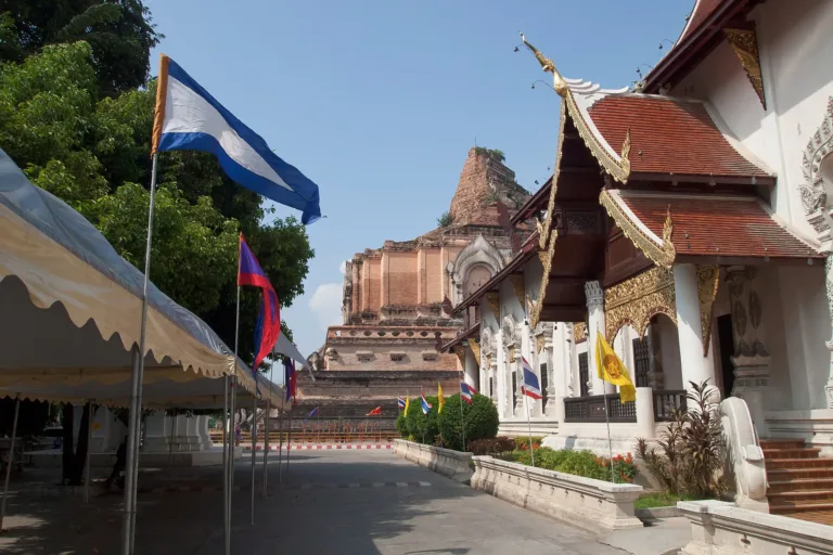 วิหารหลวงกับองค์เจดีย์