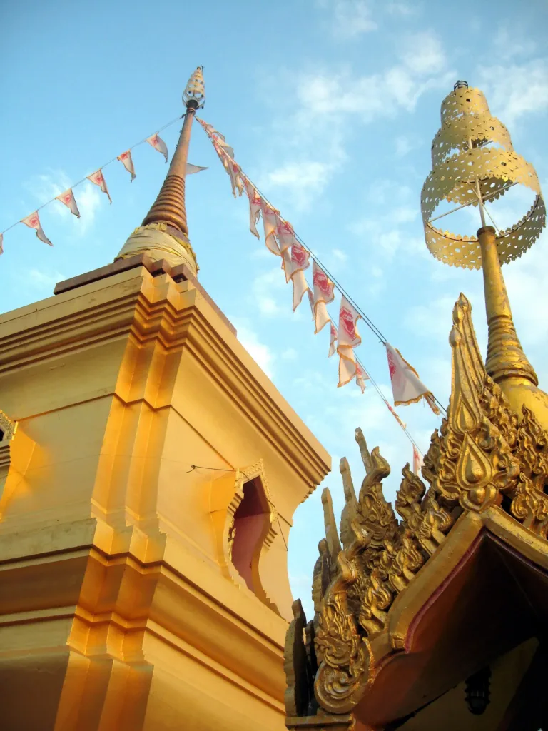 เจดีย์ทอง