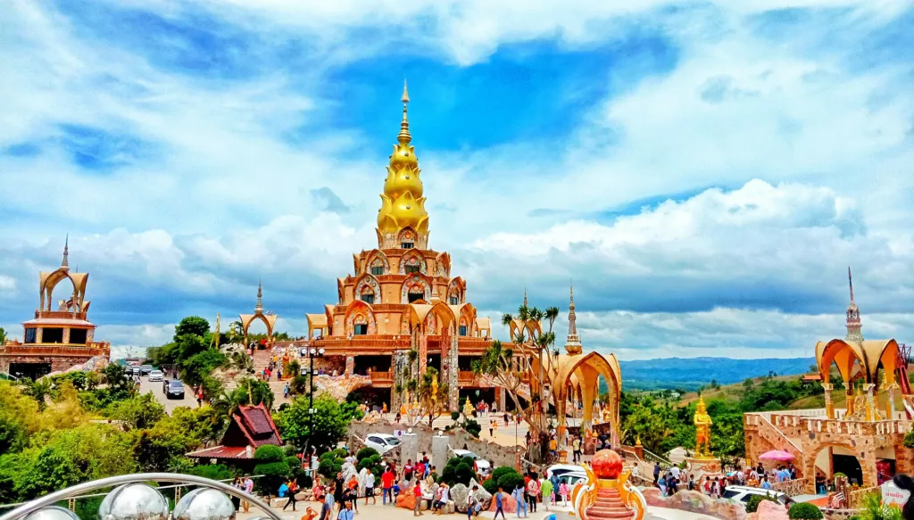 วัดพระธาตุผาซ่อนแก้ว