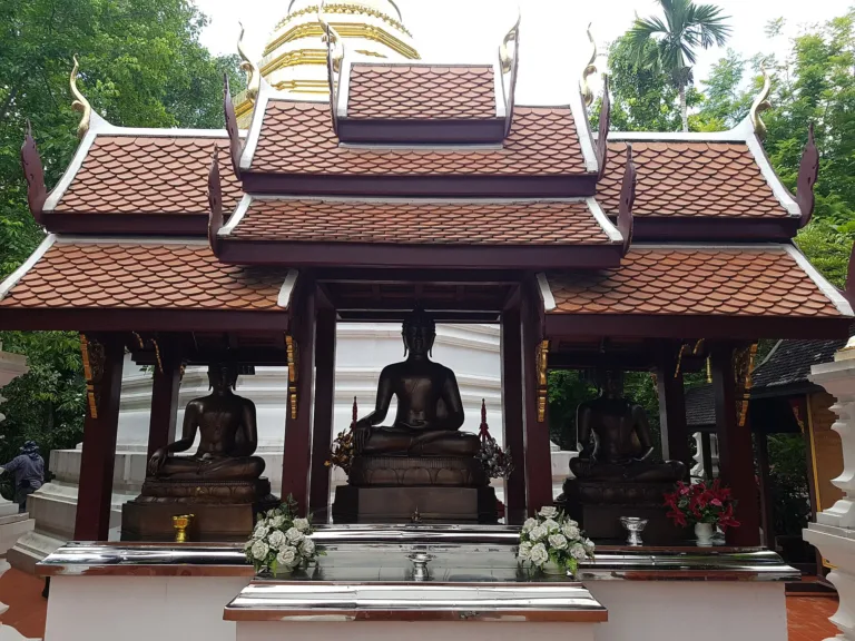 ศาลาในเขตวัด