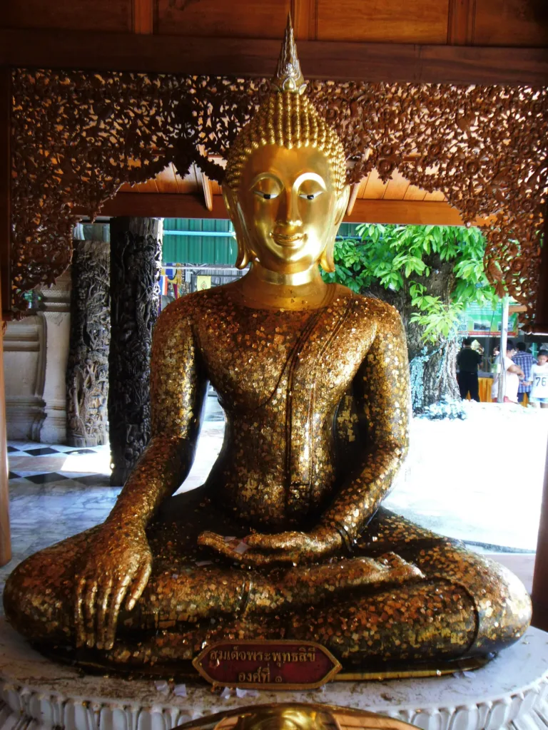 พระพุทธรูปปิดทอง (ปี 2559)