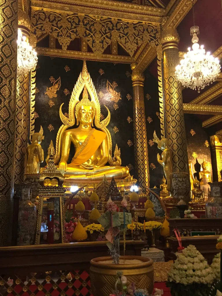 พระพุทธชินราช ปางมารวิชัย ซุ้มเรือนแก้ว