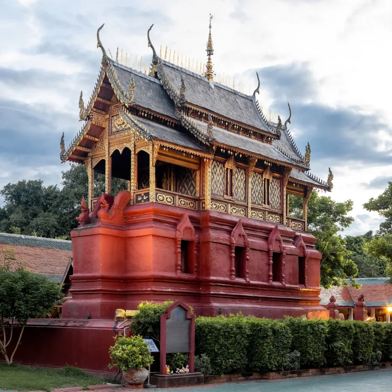 หอไตร