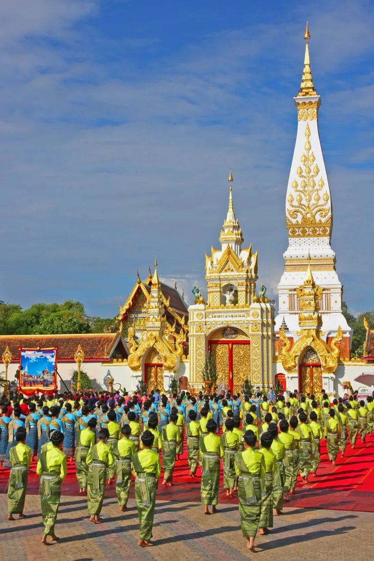 พระธาตุพนมมองจากลานด้านหน้า (ปี 2555)