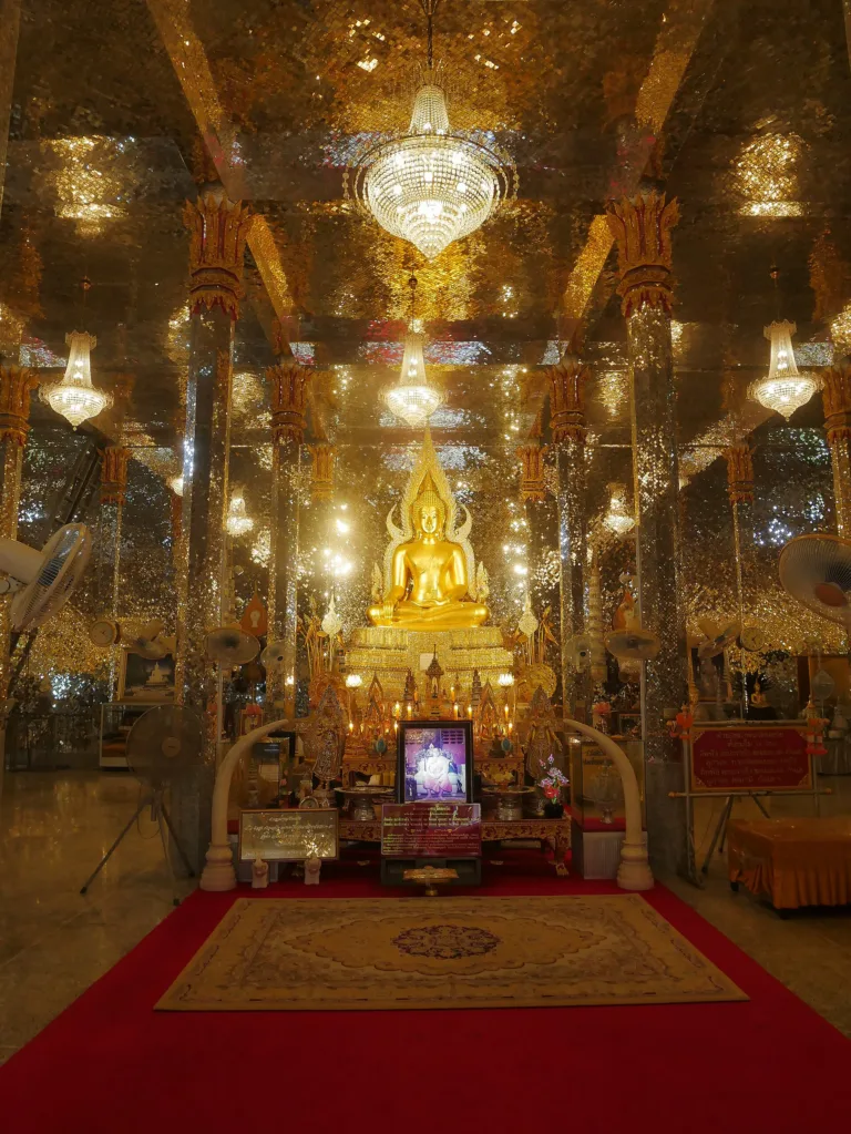 ความงามภายในวิหารแก้ว (ปี 2565)